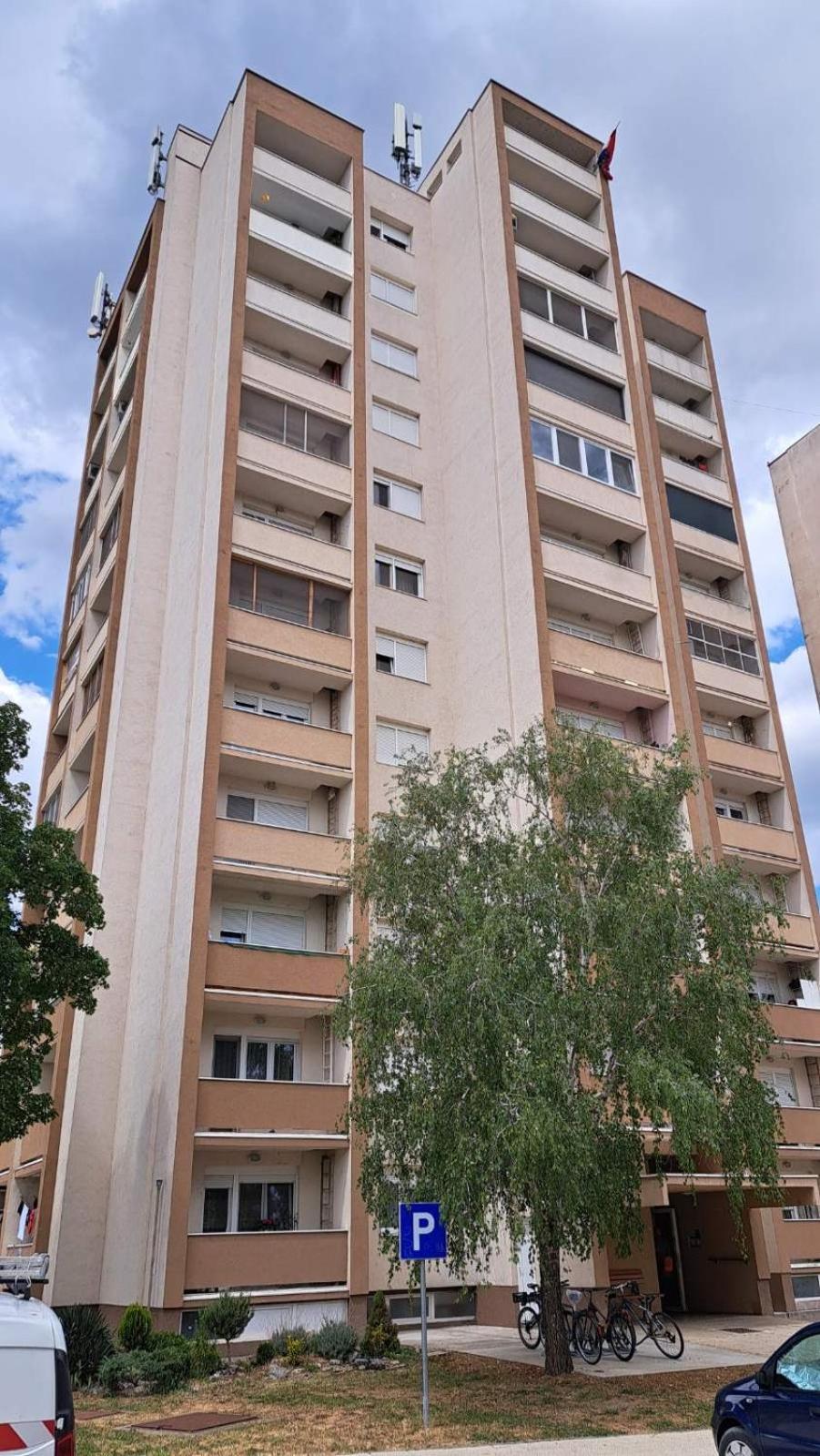 Gold Apartment